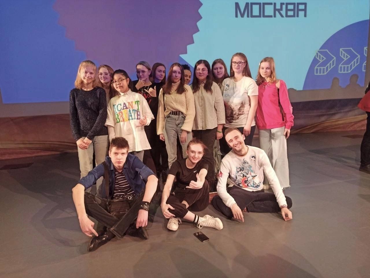 Даниил Мятин (нижний ряд, справа) с учениками