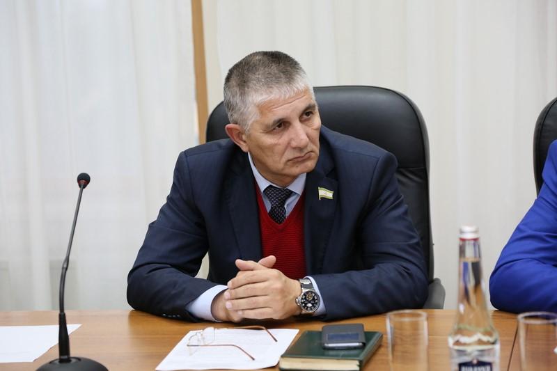 Получите диплом — распишитесь в повестке