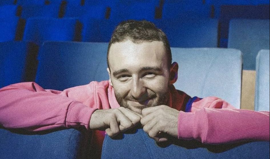 «Ваш сын — живое мясо». В Москве «одним днем» призвали школьного учителя