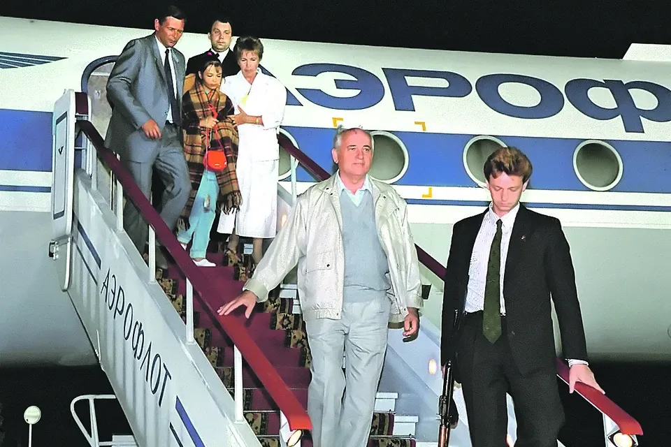 Горбачевы вернулись из Фороса в ночь на 22 августа 1991 года. фото: Юрий ЛИЗУНОВ/ТАСС